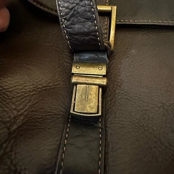 Samsonite Colombian Leather Flap-Over Messenger Laptop Bag - Picture 14 of 15